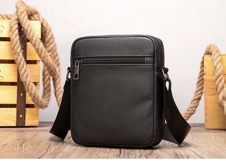 Барсетка натуральная кожа черная