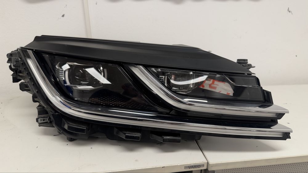 Far dreapta VW Arteon full LED
