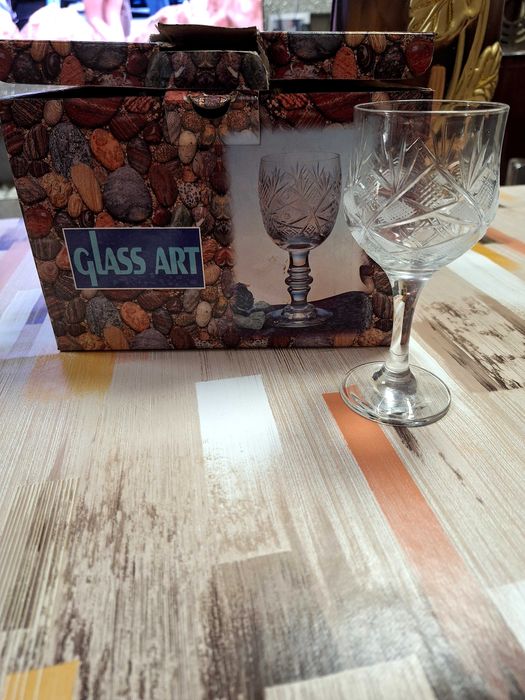 Кристални чаши за вино