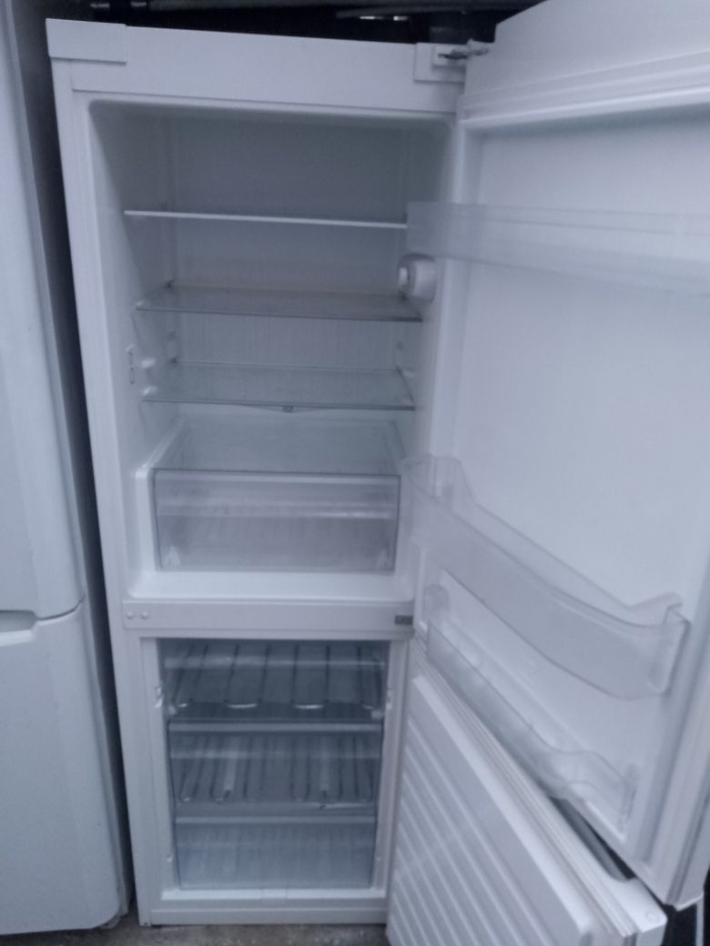 Frigider arctic Indesit Whirlpool metrou Tineretului