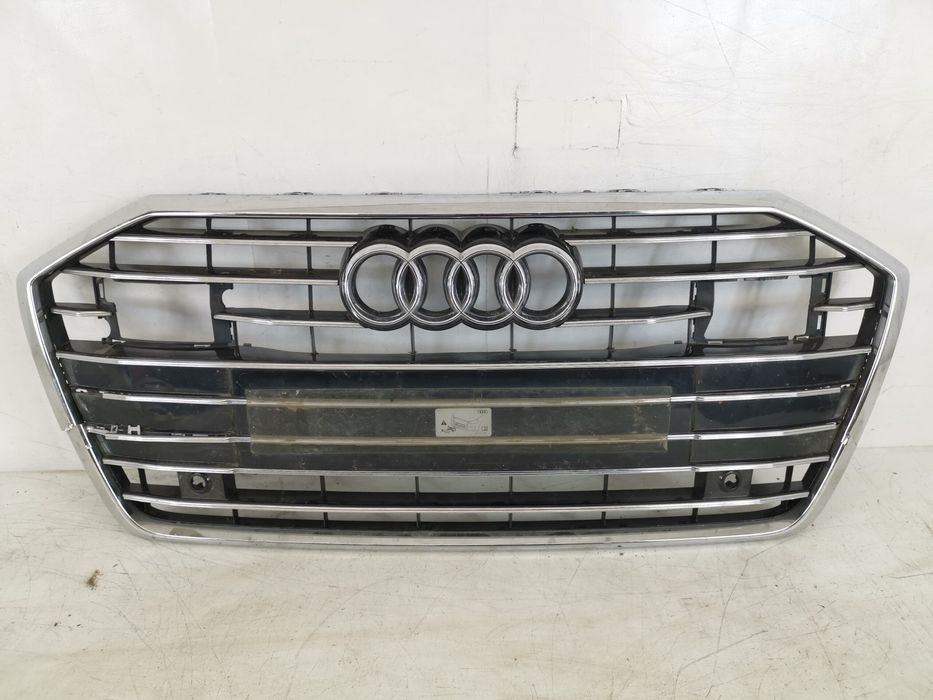 Централна решетка Ауди А6 С8 / Audi A6 C8 Оригинална и в добро състоян