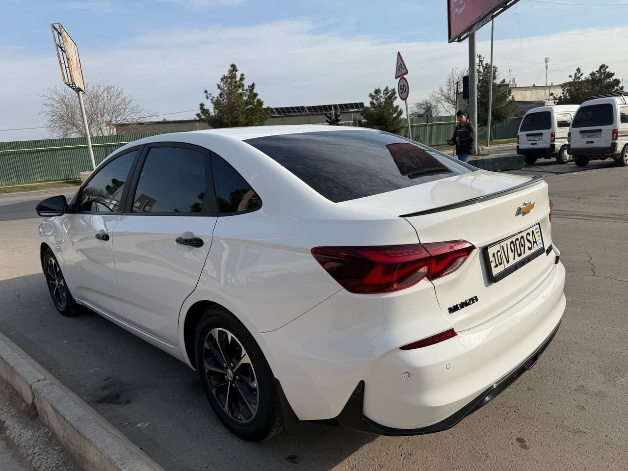 Monza 1.3 Turbo sotiladi