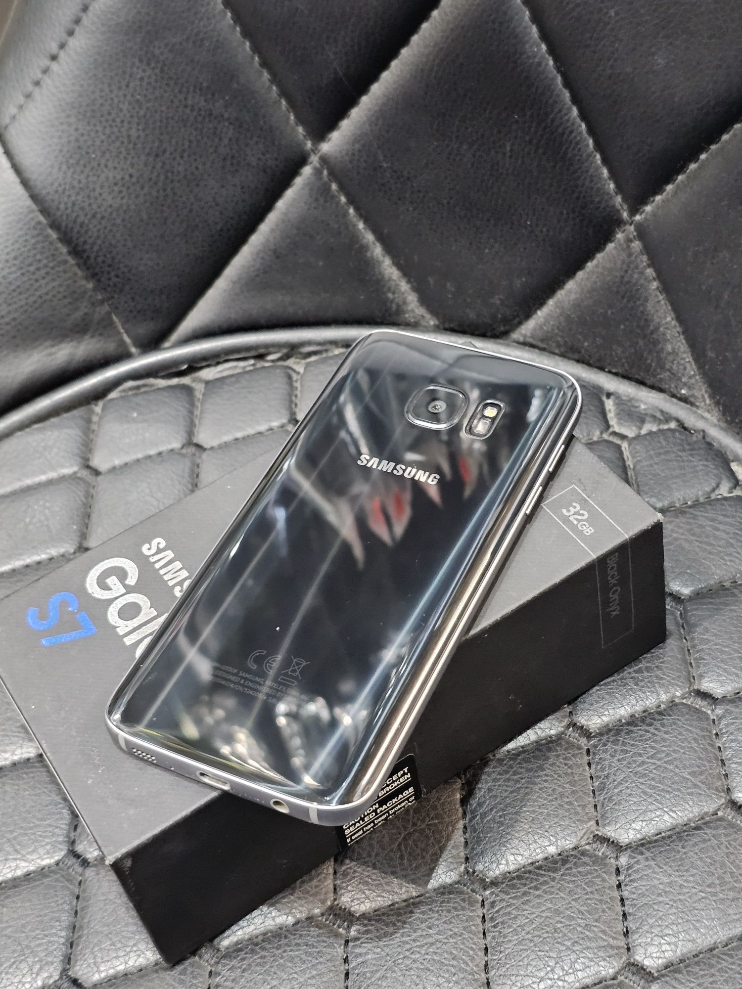 Samsung Galaxy S7 - Black - RAM 4GB / 64GB