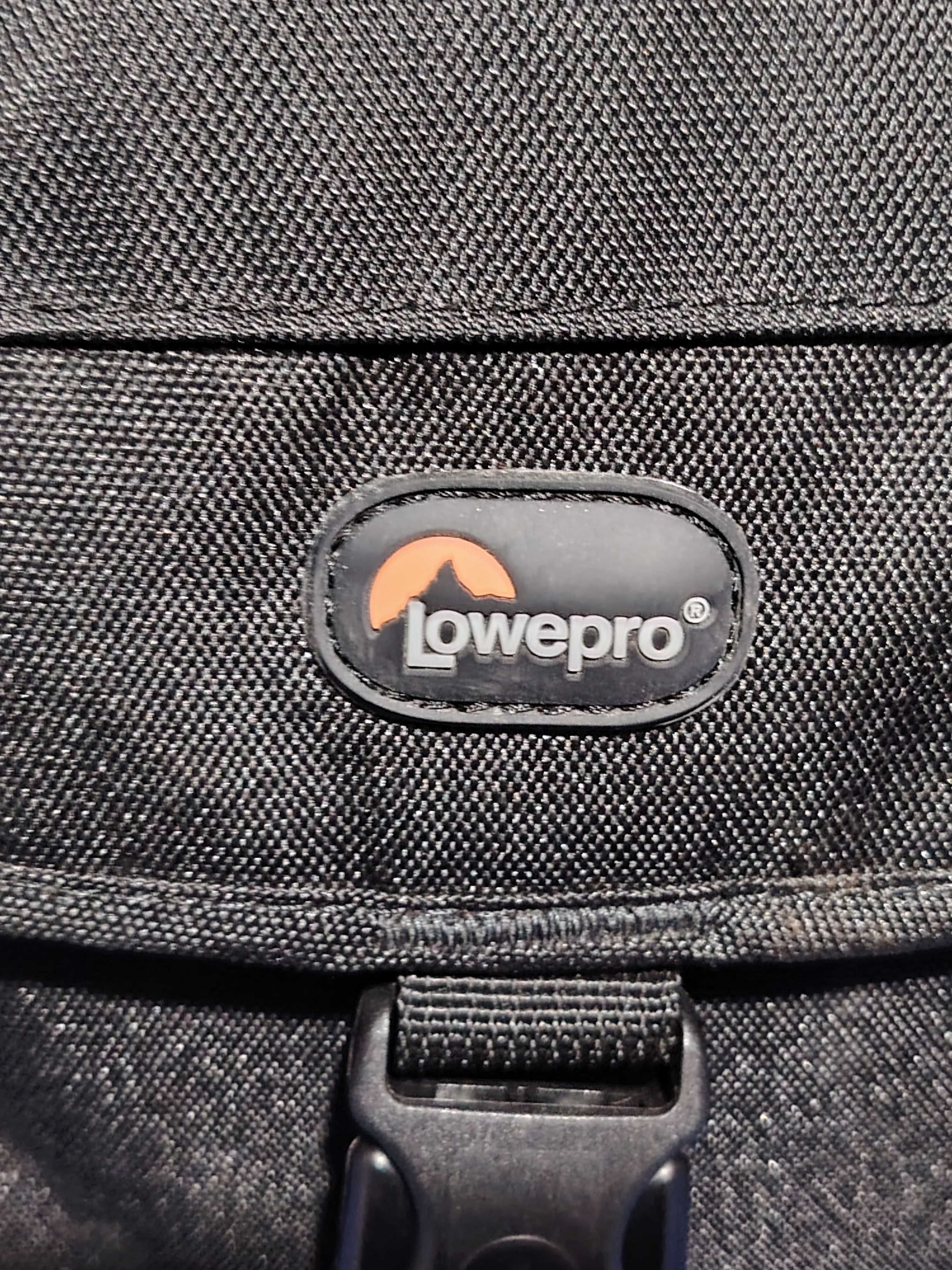 Lowepro Nova 180 AW geantă aparat foto.