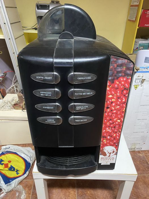 Вендинг машина Necta Colibri (модел C3SF-R/FQ E P BLACK)