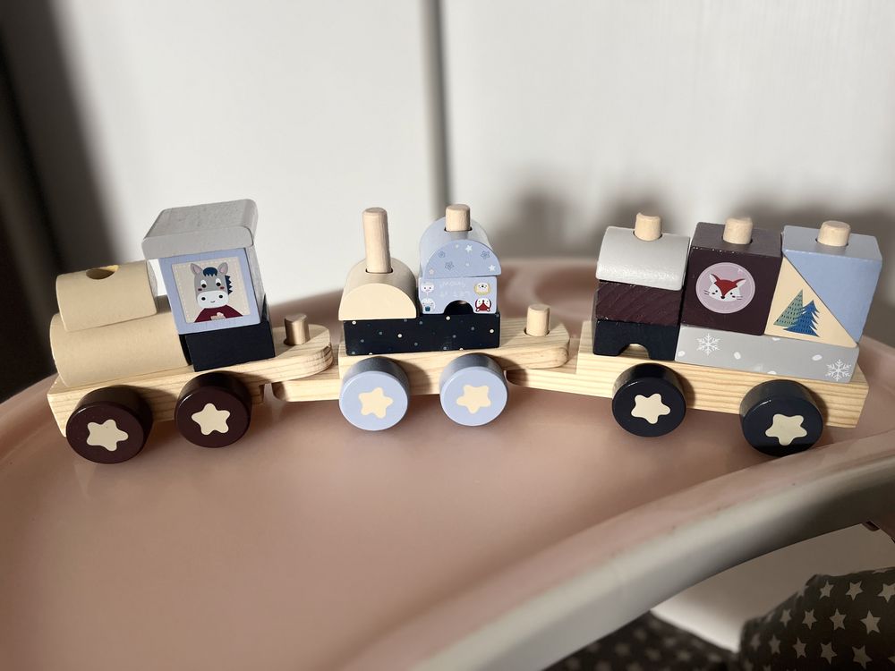 Tren din lemn, jucarie de construit