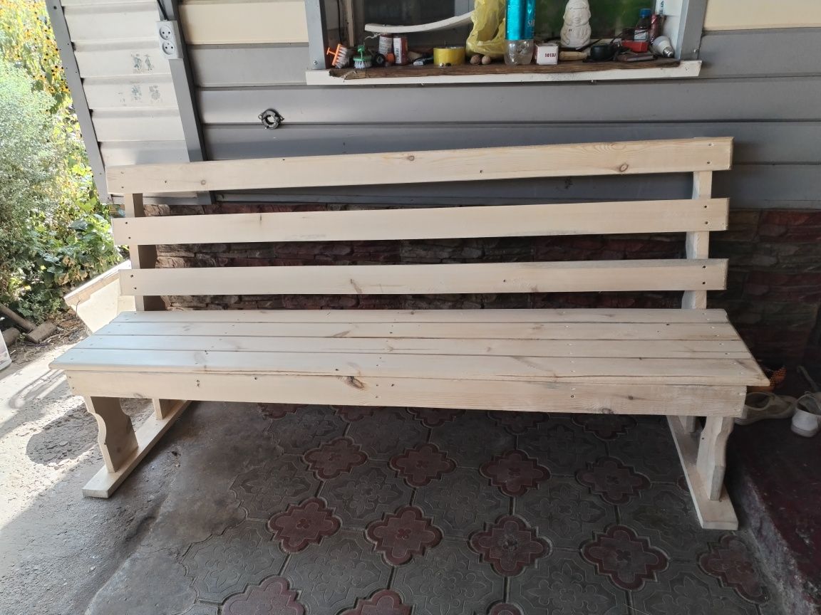 Скамейка из дерева