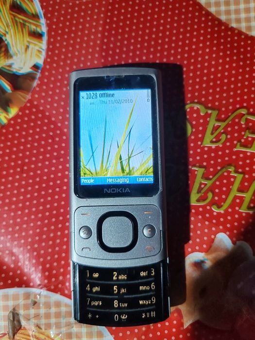 Nokia 6700s pentru colectionari