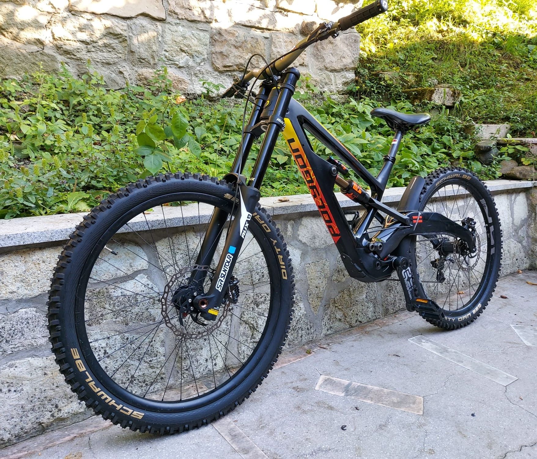 Vând bicicleta Dh Polygon Xquarone Dh9 carbon