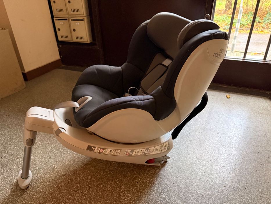 Детско столче за кола Britax Römer Dualfix 0-18