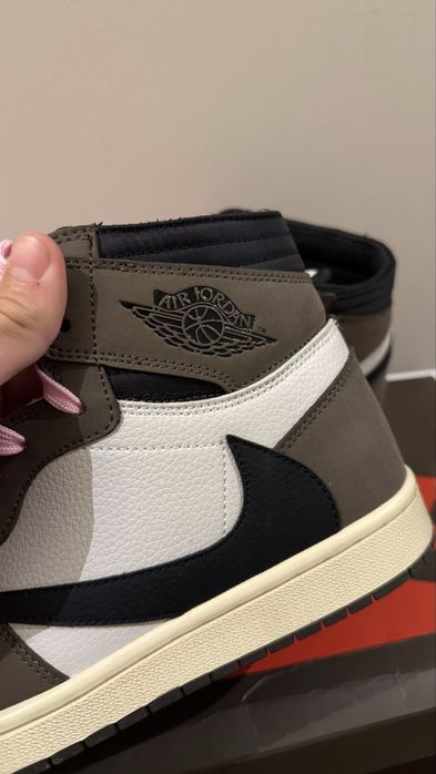 Jordan 1 Travis Scott 42