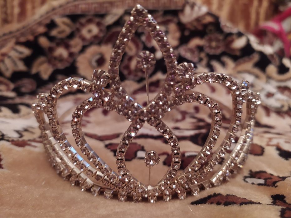 Продам диадему для девочки