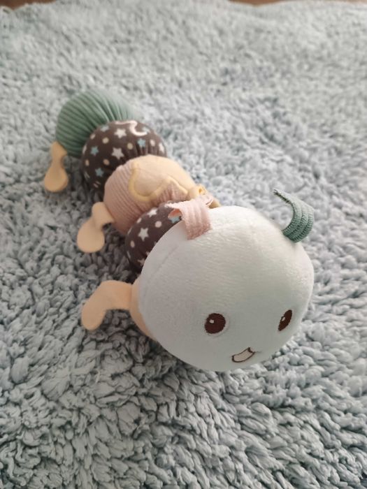 Бебешки играчки подходящи за количка и кошара