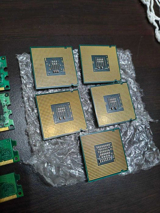 Лот от процесори Intel LGA775