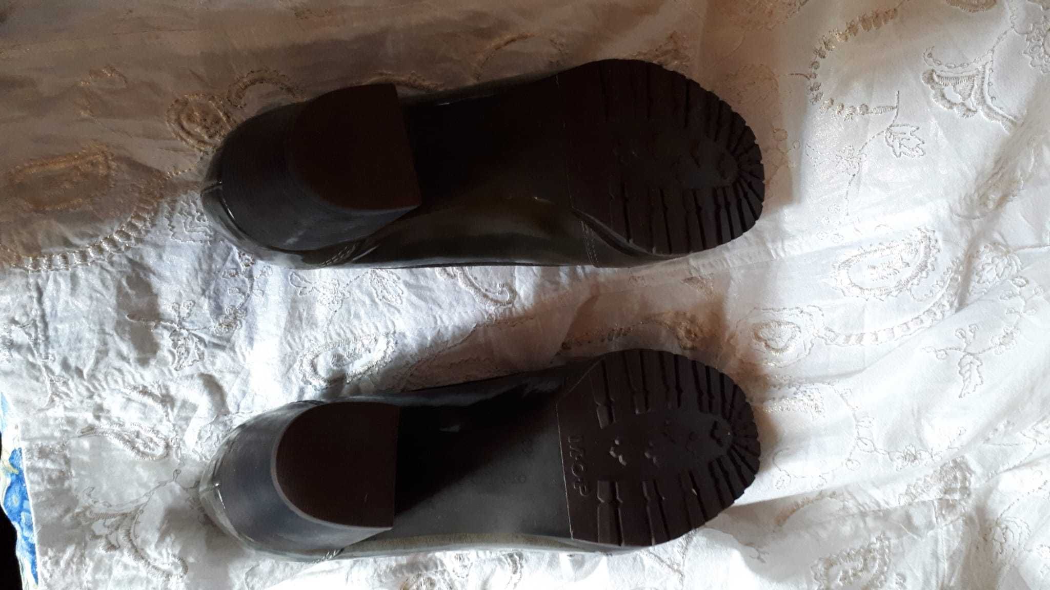 pantofi de piele lacuita verzi Marc O' Polo marimea 38