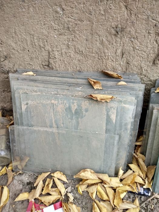 Oyna lar bor  steklo