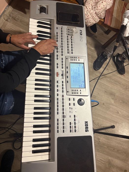 KORG PA80 в добро състояние много зареден