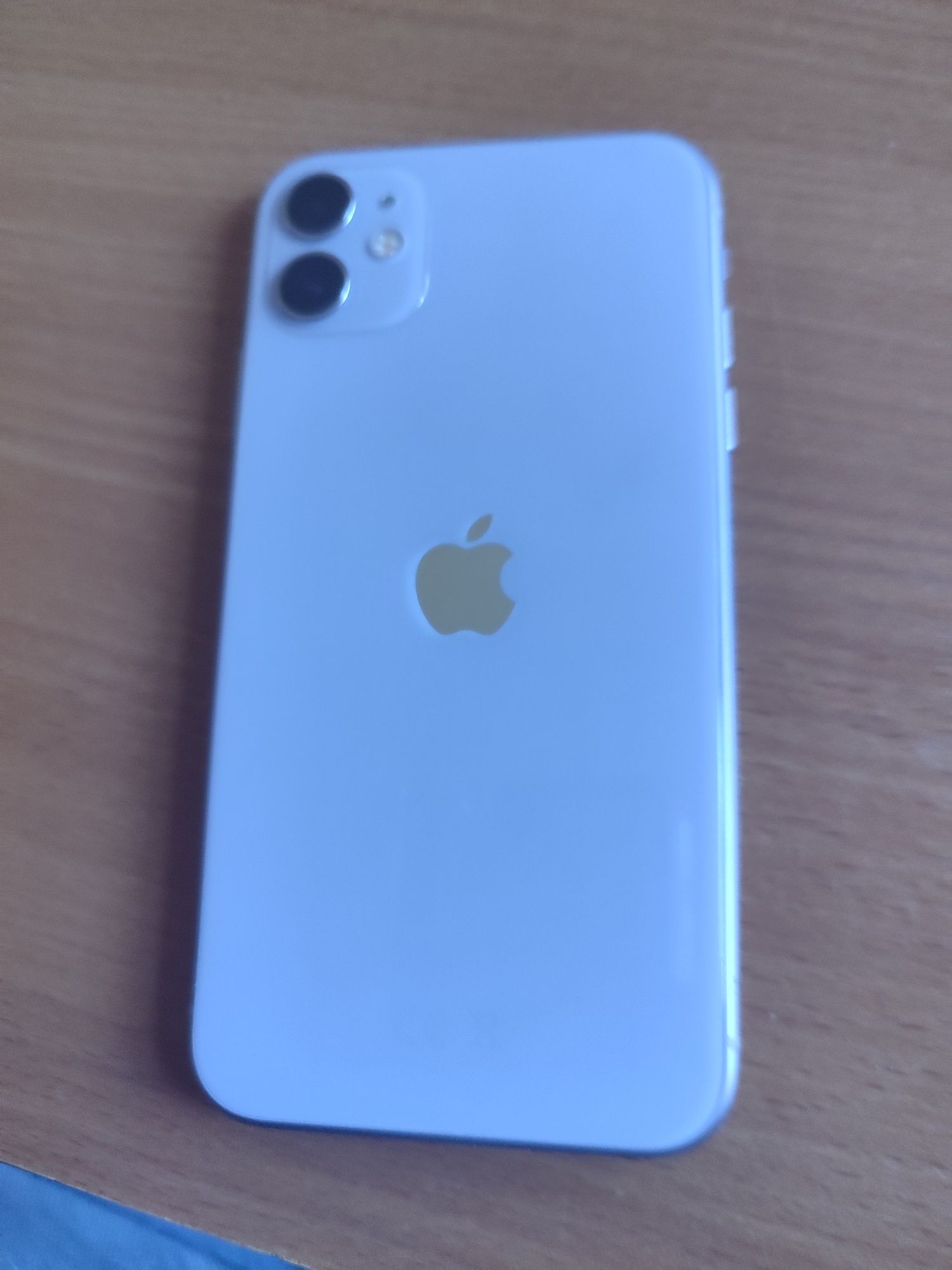 iPhone 11 64 xotira