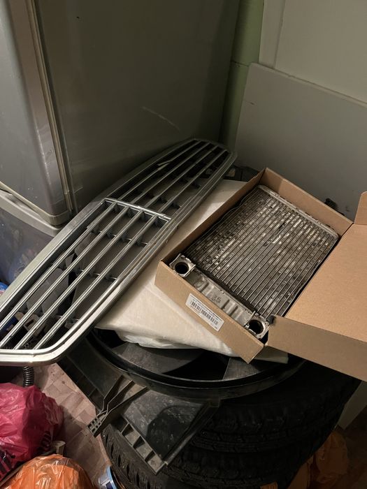 Решетка капота w203