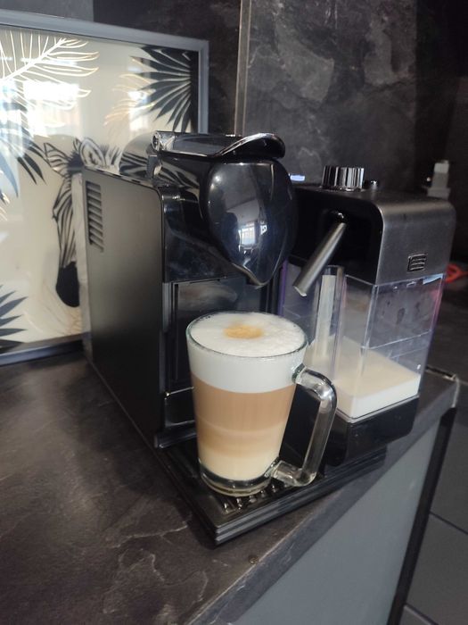 DeLonghi Nespresso Lattissima