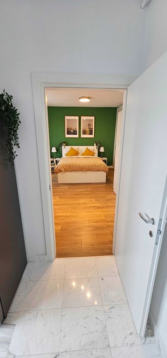 Proprietar inchiriez garsoniera pe B-dul Timisoara (CET Vest) -43mp