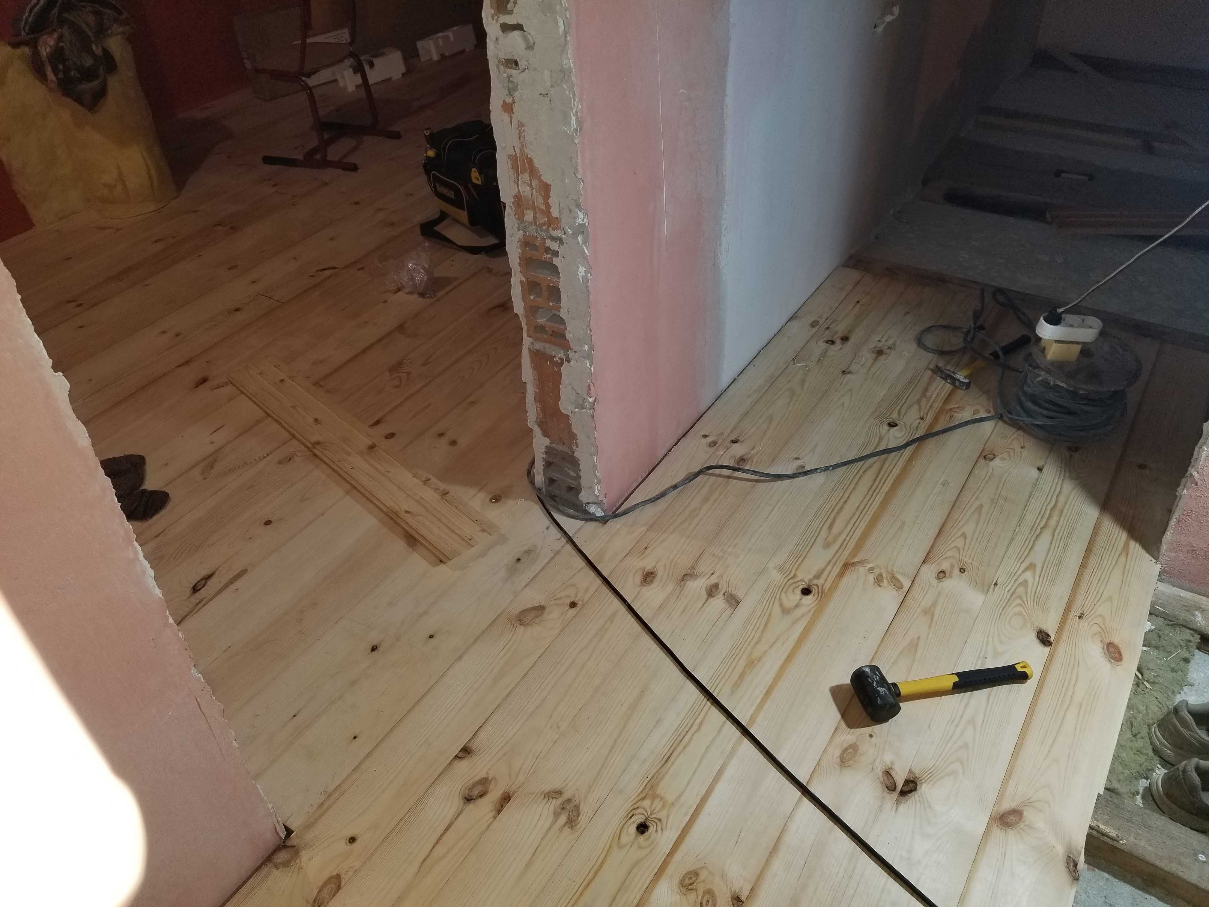 Монтаж на дървени подови настилки - дюшеме
