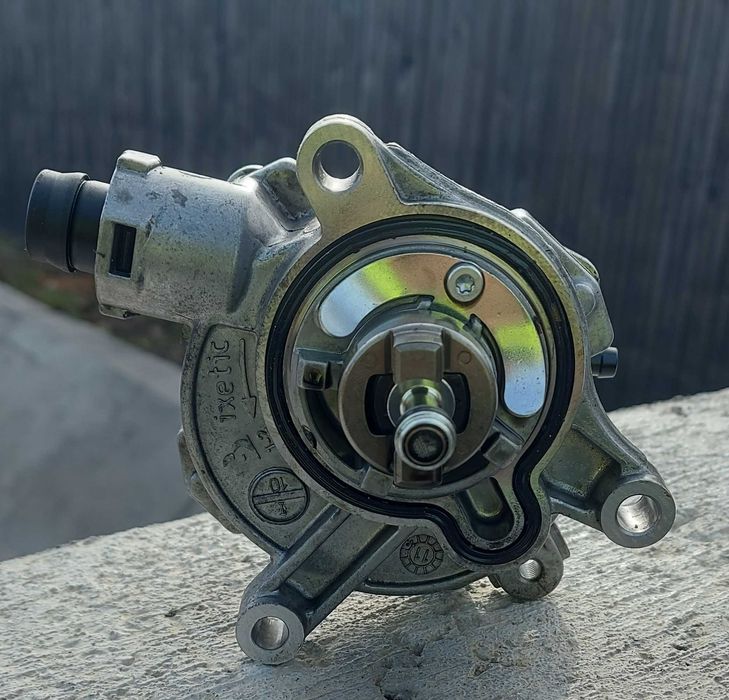 Pompa vaccum volvo xc60