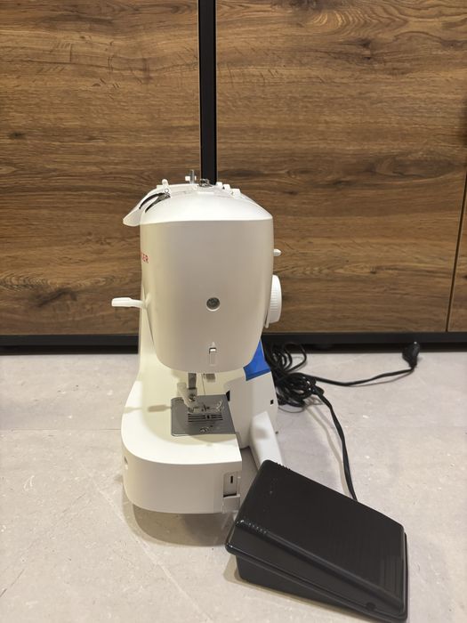 Шевна машина Singer m320l