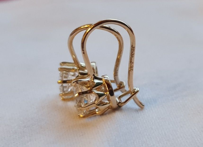 Cercei din aur 14 k cu topaz natural creat manual