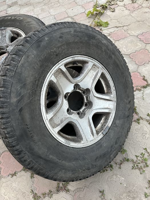продам шины комплект с дисками