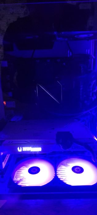 Vând placa video ZOTAC GAMING RTX 3070 8GB GDDR6 256 BIT