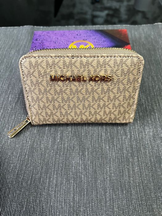 Portofel damă Michael Kors , model elegant și compact