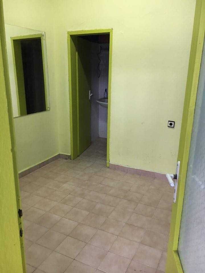 Дава се под наем Магазин в Шумен, Център - 120 кв.м за 612 € - Снимка #2