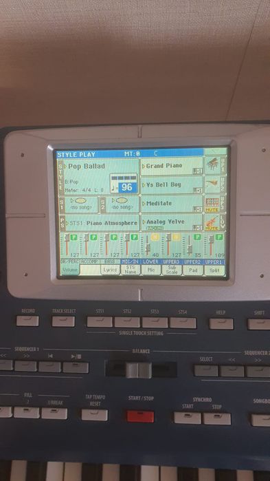 Продаю синтезатор в рабочем состоянииKorg pa 800