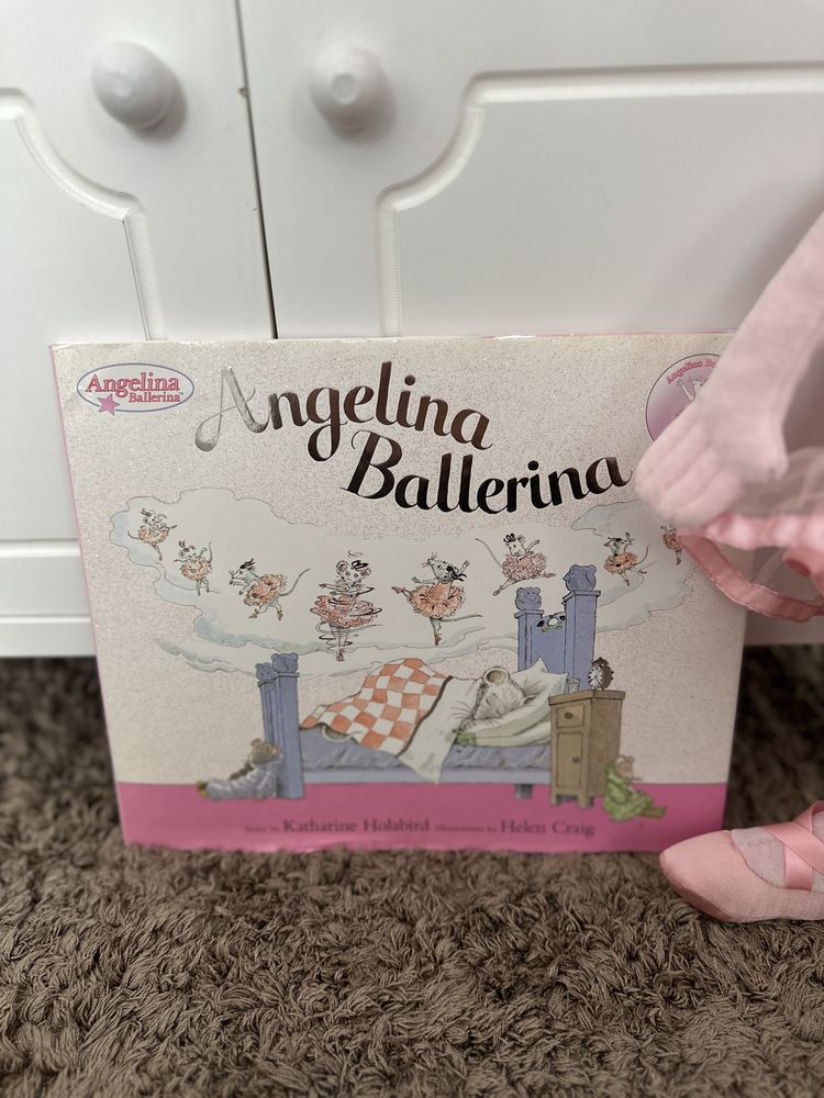 Jucarie de plus: simpatica Angelina Ballerina (45cm) + carte