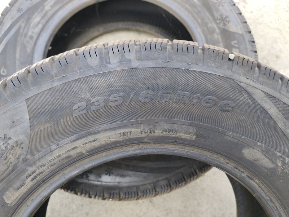 Продается шины 235*65R 16 C