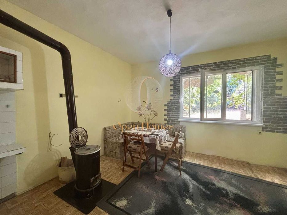 Продава се Къща в Перущица - 179 кв.м за 1033 €/кв.м - Снимка #1