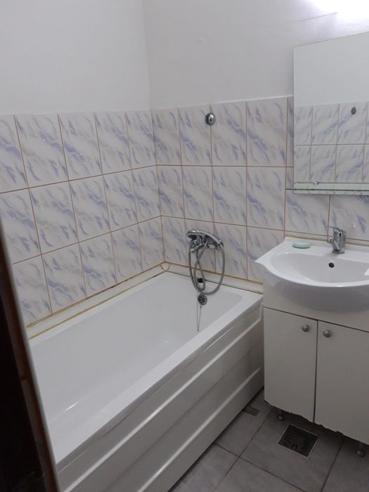 Închiriez apartament Nicolina