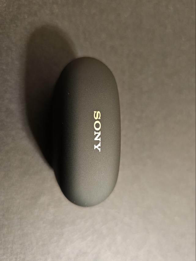 Чисто нови, неизползвани слушалки SONY