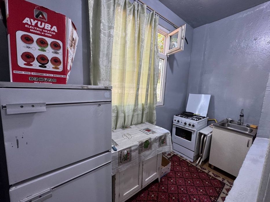 Kvartira Sotiladi 1 xonalik 2 xona qilingan 1-etaj Feruza -1 massivida