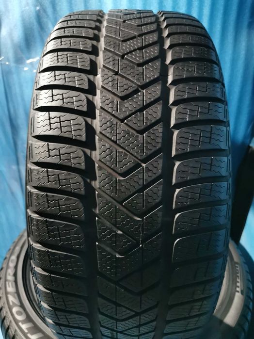 245 40 18 pirelli m+s 2 buc