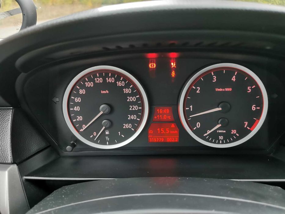 Кола - BMW E60 - Черно