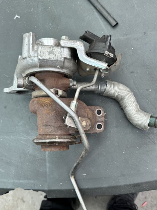 турбо 60000 км Пежо 208 2016година 1.6 HDI