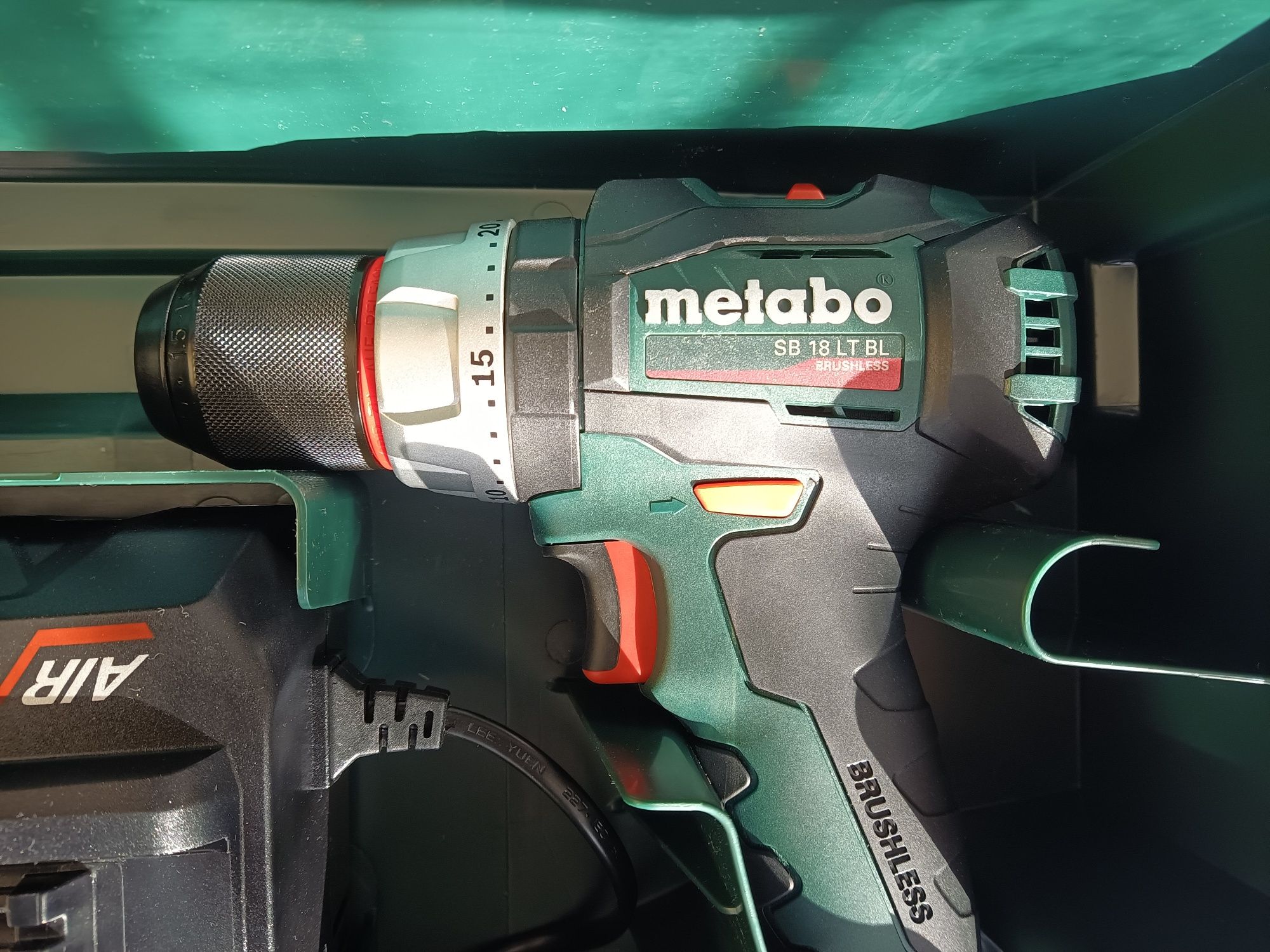 Винтоверт Metabo sb18ltbl