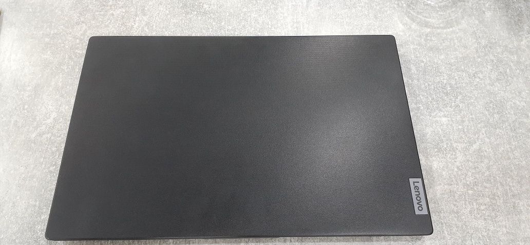 Lenovo notebook sotiladi
