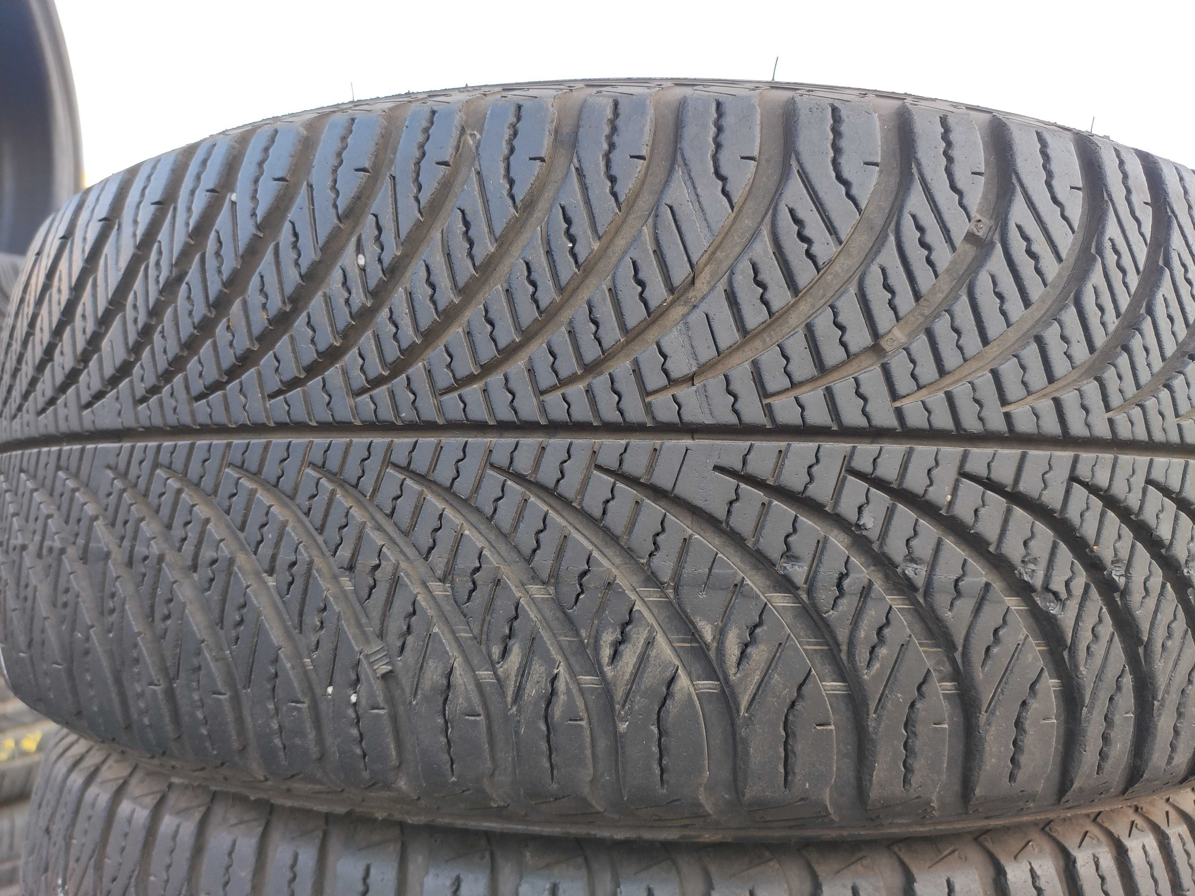 2бр Всесезонни гуми 195 55 16 - Goodyear