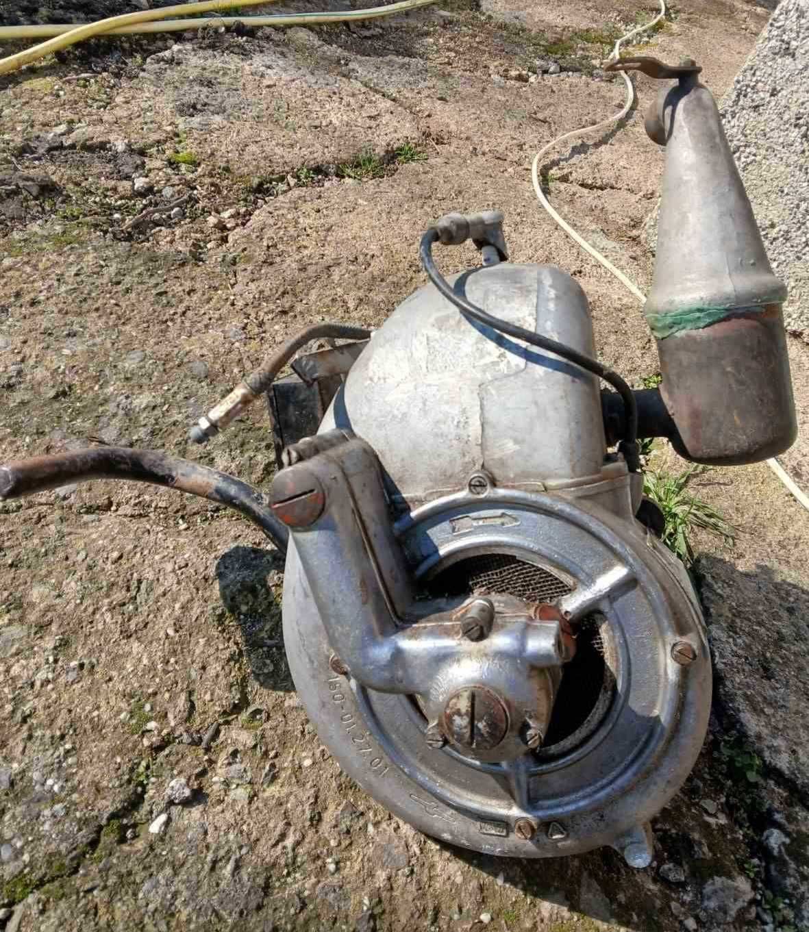 Продавам Двигател Баркас AL 150
