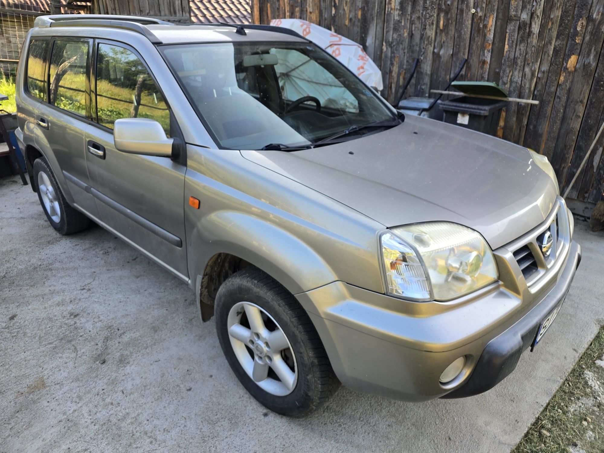 Vand Nissan X-trail 2004