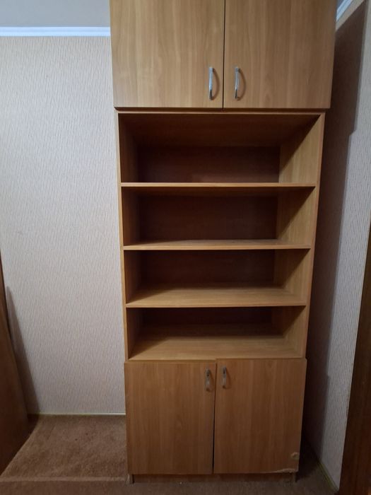 Книжный шкаф с антресолью