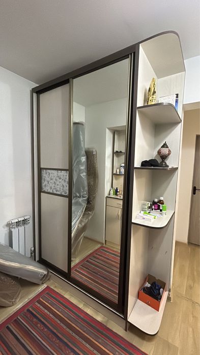 Продам шкаф купе и зеркало в прихожую